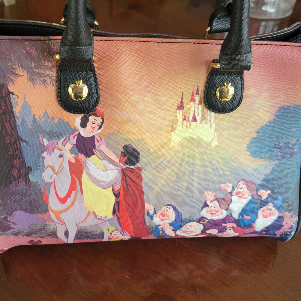 Loungefly Disney Snow White Purse RARE - Picture 4 of 16